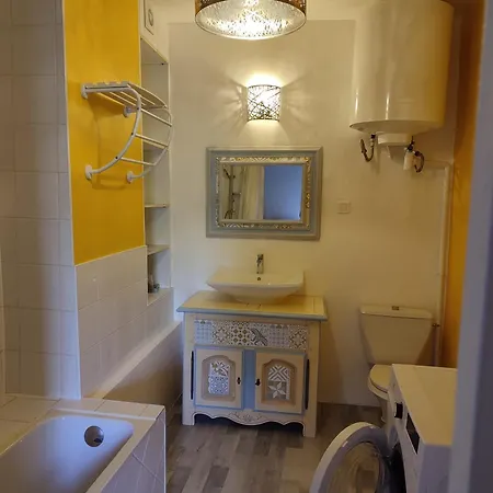 Semesterbostad Chez La Jolie Rosette - Maison De Village A 200m Du Canal Du Midi Capestang